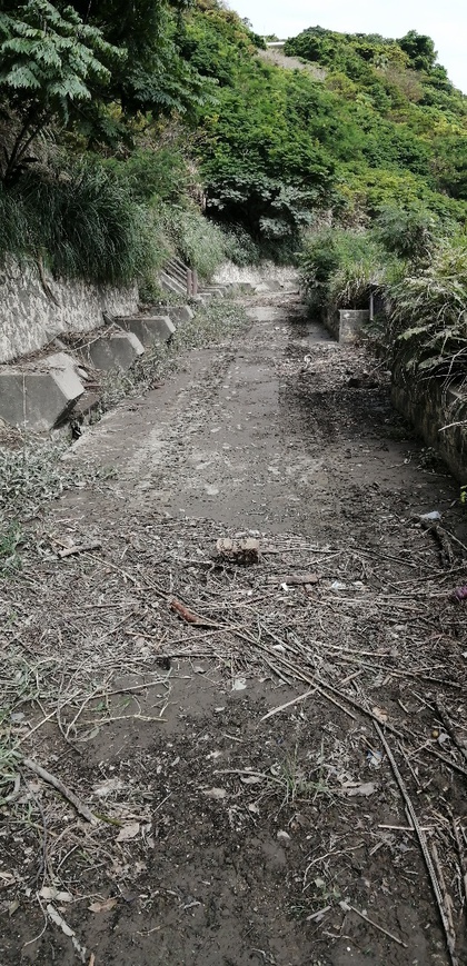 ★どしゃ降りの雨で、土砂崩れがあった金城ダム近くに行ってみた ★どしゃ降りの雨で、土砂崩れがあった金城ダム近くに行ってみた