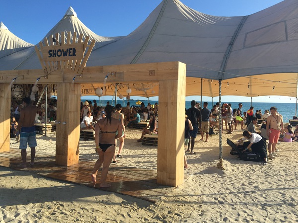 沖縄で開催されたコロナフェス2016 美らSUNビーチの様子