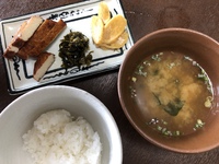 休日我が家の朝ごはん！宮崎のおばさん手作りの「高菜＆大根」と漬物メイン（笑）
