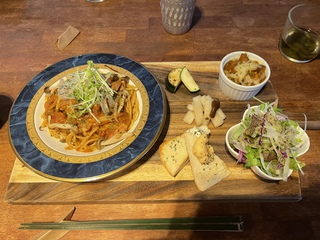 美味しい食事と楽しいおしゃべり 美味しい食事と楽しいおしゃべり