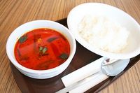 てぃーだでタイカレー食べる事できますよー。 2010/07/21 12:43:04