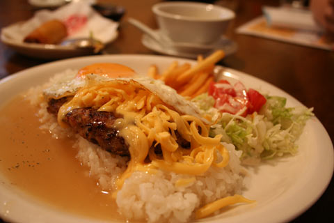 ロコモコハンバーグ（チーズ入り）