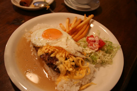 ロコモコハンバーグ（チーズ入り）