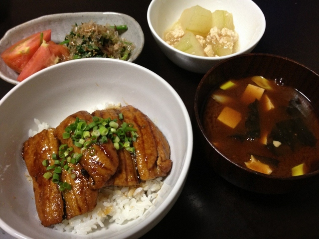 秋刀魚の蒲焼き丼
