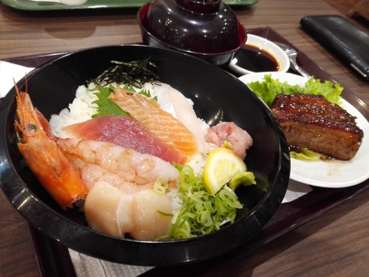 【食の話】イオンモール沖縄ライカムにある「Sushi-Roll & Rib」に行ってきた。
