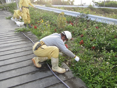 平成26年5月2日(金) ゴールデンウィーク前の地域一斉ボランティア清掃活動と会社周辺草刈り作業 平成26年5月2日(金) ゴールデンウィーク前の地域一斉ボランティア清掃活動と会社周辺草刈り作業