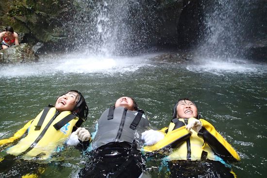 沖縄自然体験やんばる滝リバートレッキング沢登りコース2015.6.15