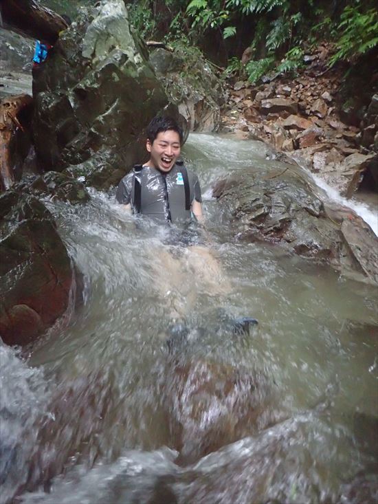 梅雨でも沖縄自然体験やんばる滝リバートレッキング沢登りコース2016.6.15