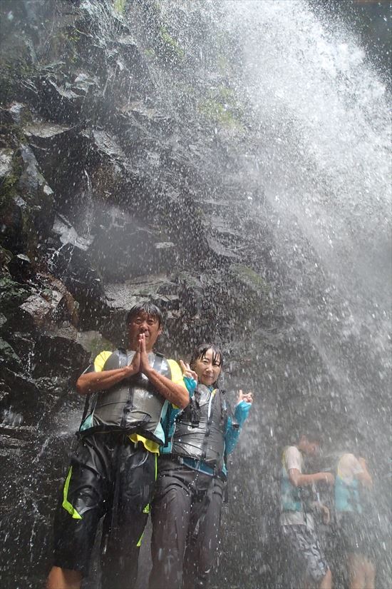 沖縄自然体験やんばる滝リバートレッキング沢登りコース8.31