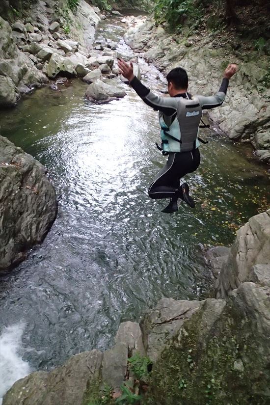 沖縄自然体験やんばる滝リバートレッキング沢登りコース10.4