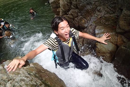 沖縄自然体験やんばる滝リバートレッキング沢登りコース10.8
