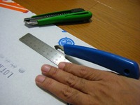 塩ビ板をカット