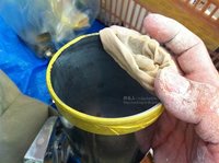 エアガンのカップにストッキング・ストレーナーを取り付け