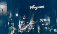 クリスマス・夜のイタリアの街