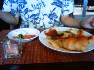 かりゆしアーバンランチ
