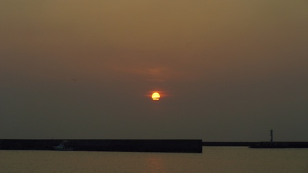 石垣漁港の夕日（２）
