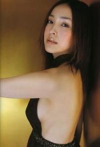 女優麻生久美子の貴重な写真