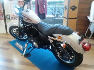 XL883R