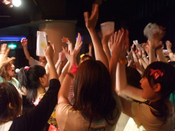 サクシード修学旅行向け沖縄音楽体験ライブ♪