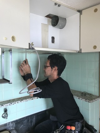 那覇市 マンション レンジフード 照明 取替工事 那覇市 マンション レンジフード 照明 取替工事
