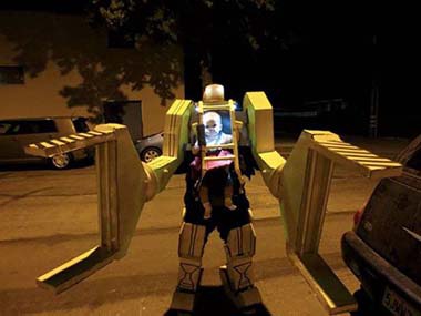ハロウィンのエイリアン仮装