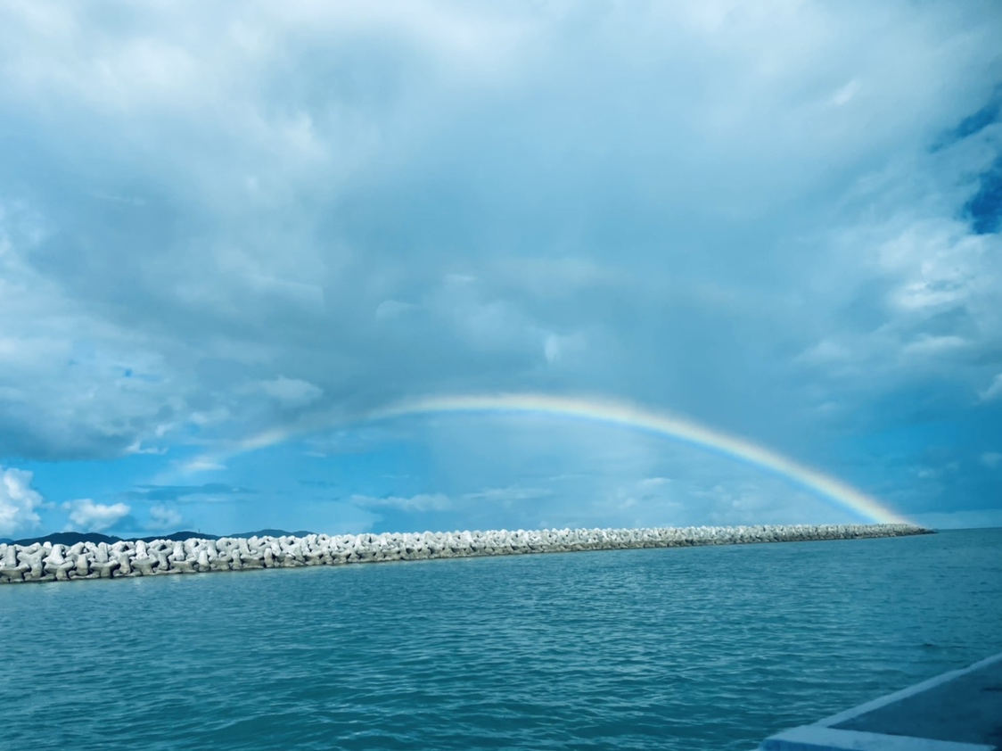 竹富港から見えた虹