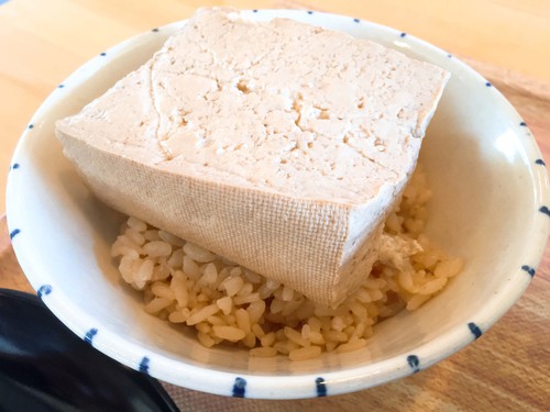 食べたことのない沖縄そば、名護市にあります「島豆腐と、おそば。真打田仲そば(しんうちたなかそば)」 食べたことのない沖縄そば、名護市にあります「島豆腐と、おそば。真打田仲そば(しんうちたなかそば)」