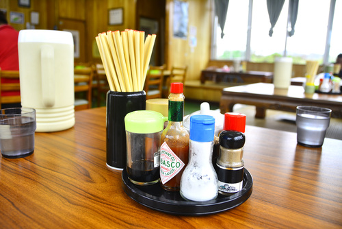 【閉店しています】昼時はいつも満席!金武町の人気ドカ盛り食堂「ぎんばる食堂」 【閉店しています】昼時はいつも満席!金武町の人気ドカ盛り食堂「ぎんばる食堂」