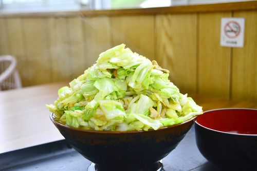 【閉店しています】昼時はいつも満席!金武町の人気ドカ盛り食堂「ぎんばる食堂」 【閉店しています】昼時はいつも満席!金武町の人気ドカ盛り食堂「ぎんばる食堂」