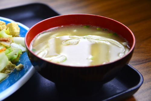 【閉店しています】昼時はいつも満席!金武町の人気ドカ盛り食堂「ぎんばる食堂」 【閉店しています】昼時はいつも満席!金武町の人気ドカ盛り食堂「ぎんばる食堂」