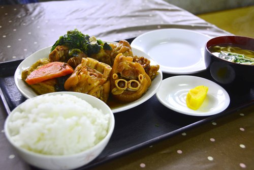 てびち好き集まれ!創業35年!金武町にある老舗食堂。「和泉食堂」 てびち好き集まれ!創業35年!金武町にある老舗食堂。「和泉食堂」