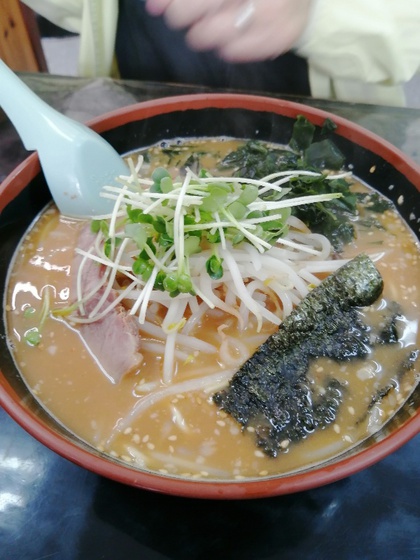 ★識名トンネルの上にある霊園を歩いて、国場のとん珍亭でランチ