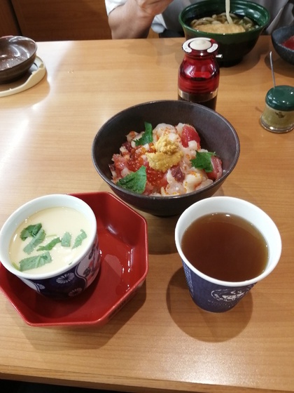★くら寿司ワンコインランチには海鮮丼もある