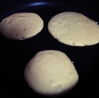 朝食はパンケーキ♪