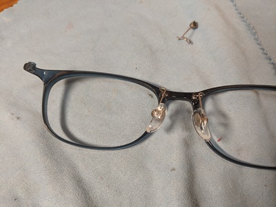 ビッグメガネ　眼鏡修理再生工房