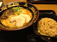 有名屋台ラーメンが沖縄初進出という事で行ってきました！「元祖博多中洲屋台ラーメン一竜」