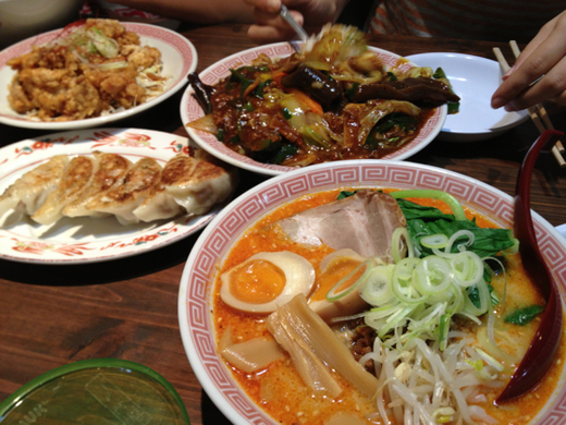 那覇市のラーメン屋「らぁめん空海」