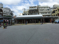那覇市公設市場近くのにぎわい広場
