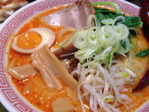 那覇市のラーメン屋「らぁめん空海」