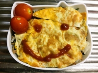 こどものお弁当。オムライス風の手抜き不細工弁当に仕上がった。