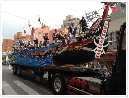 那覇祭り国際通りパレード