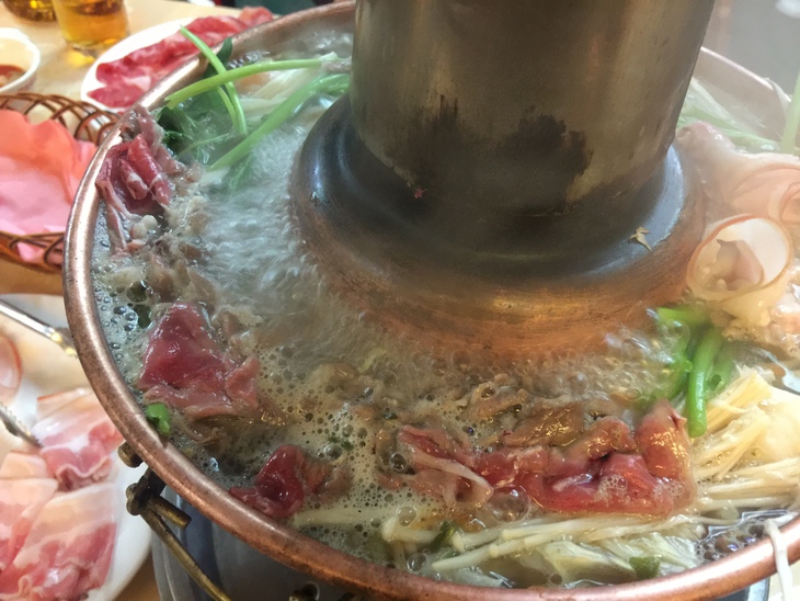 台湾 台北 台湾人に人気の焼肉店 唐宮蒙古烤肉