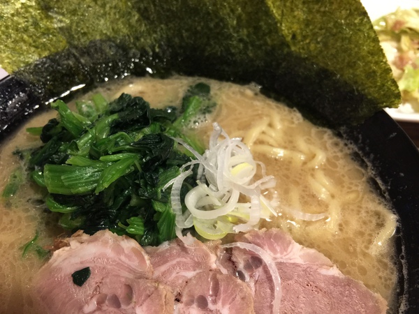 家系 武蔵家のラーメン 豚骨醤油ラーメン
