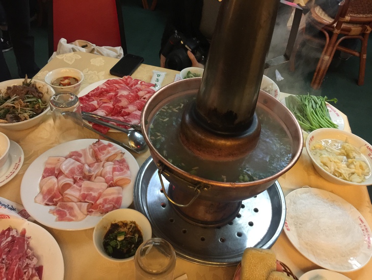 台湾 台北 台湾人に人気の焼肉店 唐宮蒙古烤肉