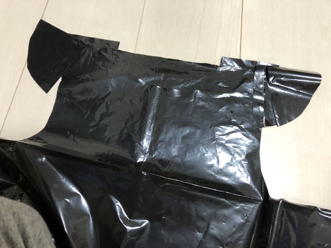 幼稚園用にビニール袋で作ったハロウィンの衣装
