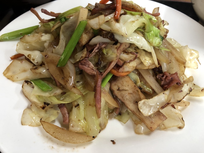 糸満市照屋にあるそば屋「いーばる家」で食べたイカチャンプルー