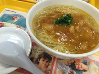 ミスドのラーメンは小腹がすいた時にちょうどいい。ワンコインで食べれる香味海老湯麺（コウミ エビタンメン）を食べてた！