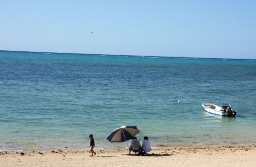 9月の海ですけど