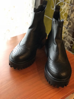 お試し入荷の靴♪