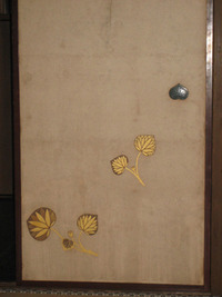 聴秋閣の葵の柄の襖　　　　　　　　　　　　　　建築探訪その１ 2009/09/01 08:58:34